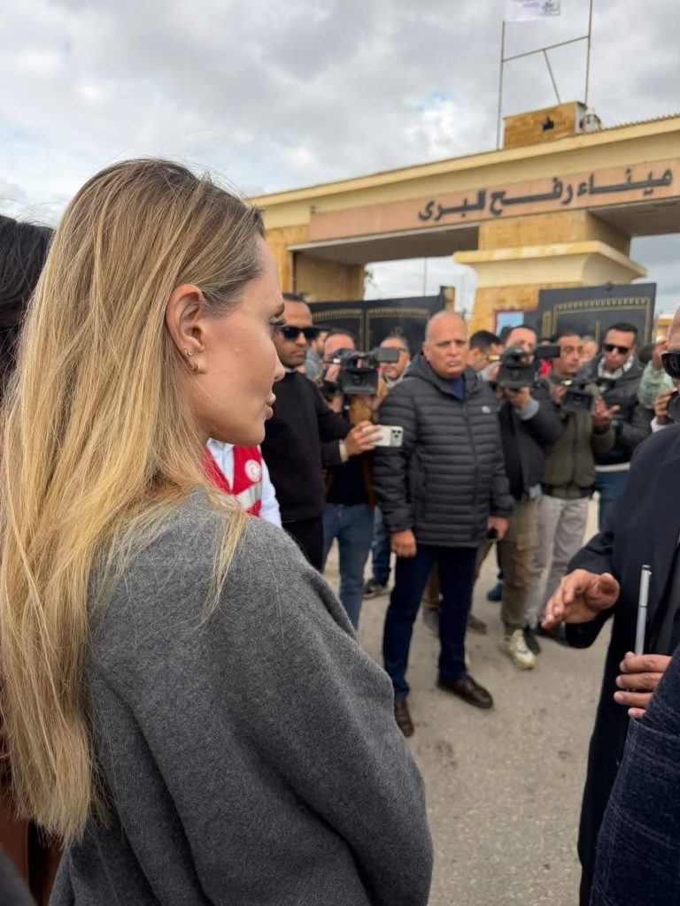 Анжелина Жолигийн Рафах дахь айлчлал ямар учиртай байв 2 Анжелина Жолигийн Рафах дахь айлчлал ямар учиртай байв