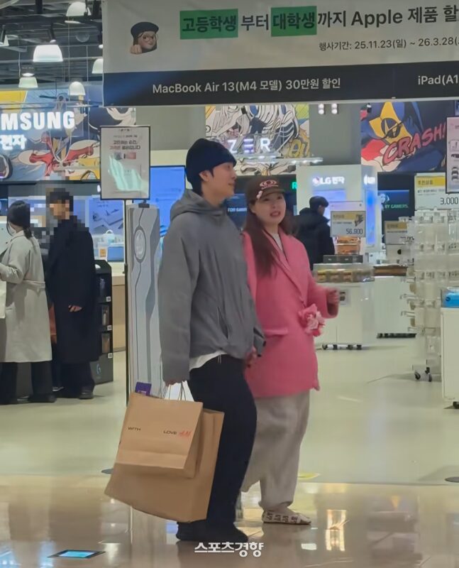HyunA жирэмсэн үү? Дэлгүүр хэсэж буй агшин цахимд орчинд шуугиан дэгдээлээ 2 HyunA жирэмсэн үү? Дэлгүүр хэсэж буй агшин цахимд орчинд шуугиан дэгдээлээ