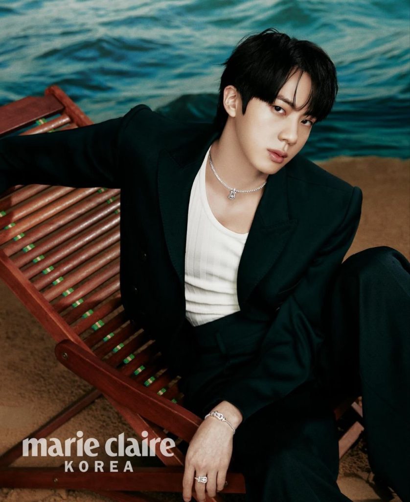 BTS-ийн Жин Marie Claire Korea дээр тансаг төрхөөрөө шүтэн бишрэгчдийг алмайруулав 3 BTS-ийн Жин Marie Claire Korea дээр тансаг төрхөөрөө шүтэн бишрэгчдийг алмайруулав