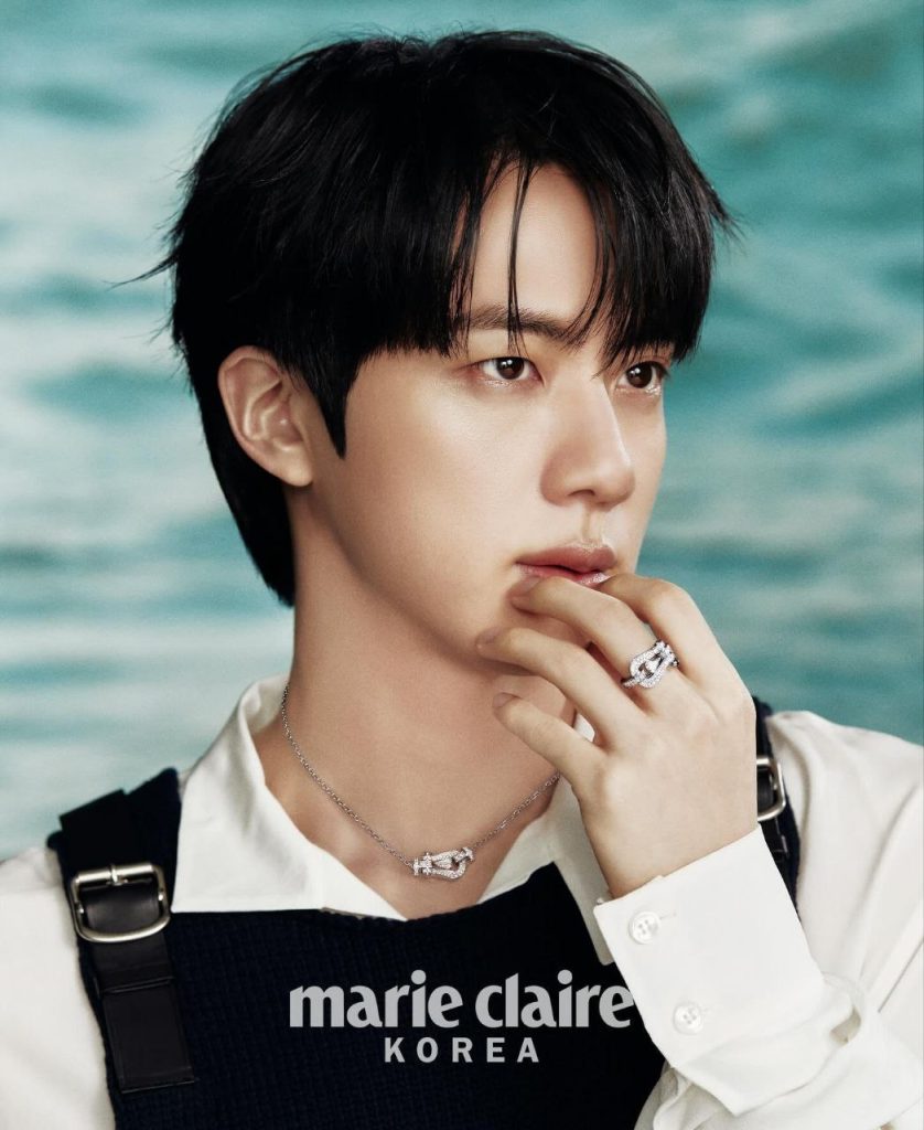 BTS-ийн Жин Marie Claire Korea дээр тансаг төрхөөрөө шүтэн бишрэгчдийг алмайруулав 4 BTS-ийн Жин Marie Claire Korea дээр тансаг төрхөөрөө шүтэн бишрэгчдийг алмайруулав