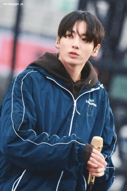 aespa Winter-ийн нисэх онгоцны буудал дээр ирсэн төрх BTS Jungkook-той холбоотой цуу яриаг дахин асаав 2 aespa Winter-ийн нисэх онгоцны буудал дээр ирсэн төрх BTS Jungkook-той холбоотой цуу яриаг дахин асаав