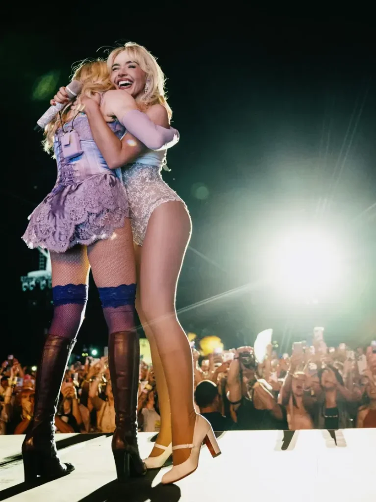 Домог мэт эргэн ирэлт: 67 настай Мадонна Coachella-д дахин тайзыг эзэгнэлээ 2 Домог мэт эргэн ирэлт: 67 настай Мадонна Coachella-д дахин тайзыг эзэгнэлээ