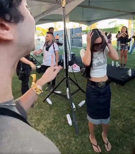Jennie-ийн Coachella 2026 дахь бичлэг шуугиан тарив: Инфлюенсер устгах хүсэлт авснаа дэлгэлээ 3 Jennie-ийн Coachella 2026 дахь бичлэг шуугиан тарив: Инфлюенсер устгах хүсэлт авснаа дэлгэлээ