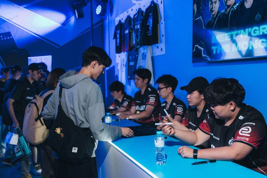 “Монгол улс PGL-ийн хараанд аль хэдийн орсон. Бид Улаанбаатар хотод зохион байгуулагдах ирээдүйн PGL тэмцээн ямар байж болох вэ гэдэг боломжуудыг судлах сонирхолтой байна” — PGL-ийн гүйцэтгэх захирал Сильвиу Строи 2 “Монгол улс PGL-ийн хараанд аль хэдийн орсон. Бид Улаанбаатар хотод зохион байгуулагдах ирээдүйн PGL тэмцээн ямар байж болох вэ гэдэг боломжуудыг судлах сонирхолтой байна” — PGL-ийн гүйцэтгэх захирал Сильвиу Строи