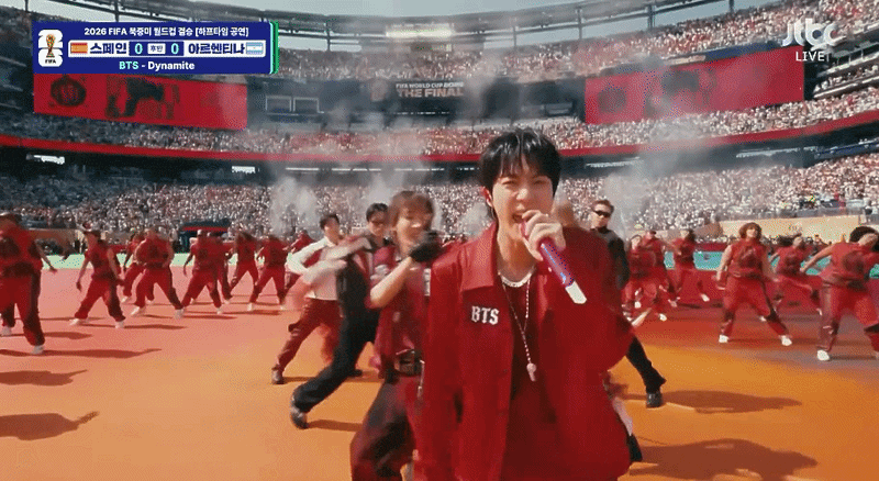 BTS ДАШТ-ийн анхны завсарлагын шоуг “Dynamite”-аар доргиолоо 3 BTS ДАШТ-ийн анхны завсарлагын шоуг “Dynamite”-аар доргиолоо