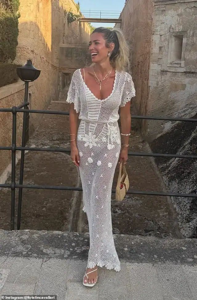Kristin Cavallari-ийн ганц амралтын зураг хуучин хайрын мэдэгдлийг дахин сөхөв 2 Kristin Cavallari-ийн ганц амралтын зураг хуучин хайрын мэдэгдлийг дахин сөхөв
