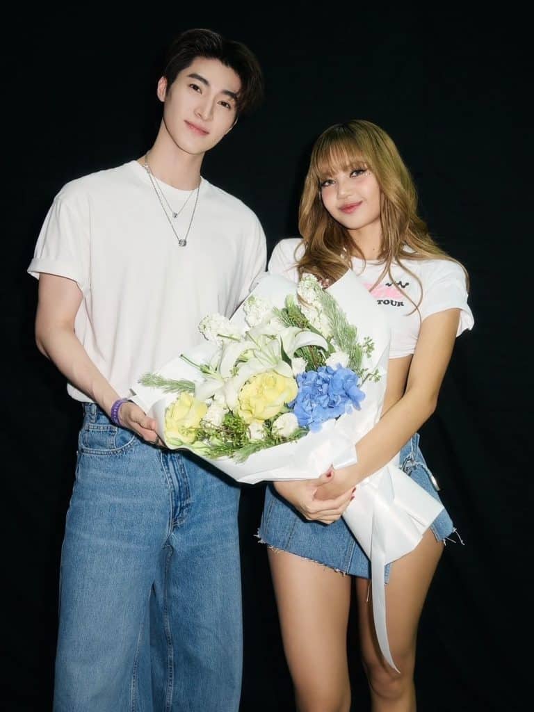 BLACKPINK-ийн Lisa Тайланд жүжигчинтэй болзож байгаа гэх цуурхал таржээ 2 Lisa Тайланд жүжигчинтэй болзож байгаа юу