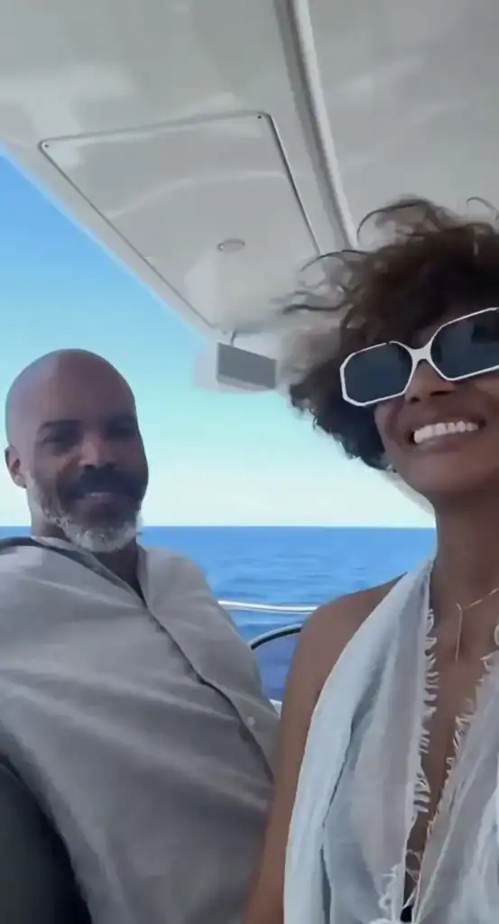Halle Berry-д сүйт залуу нь 60 насны төрсөн өдрөөр нь романтик гэнэтийн бэлэг барьжээ 3 Halle Berry-д сүйт залуу нь 60 насны төрсөн өдрөөр нь романтик гэнэтийн бэлэг барьжээ