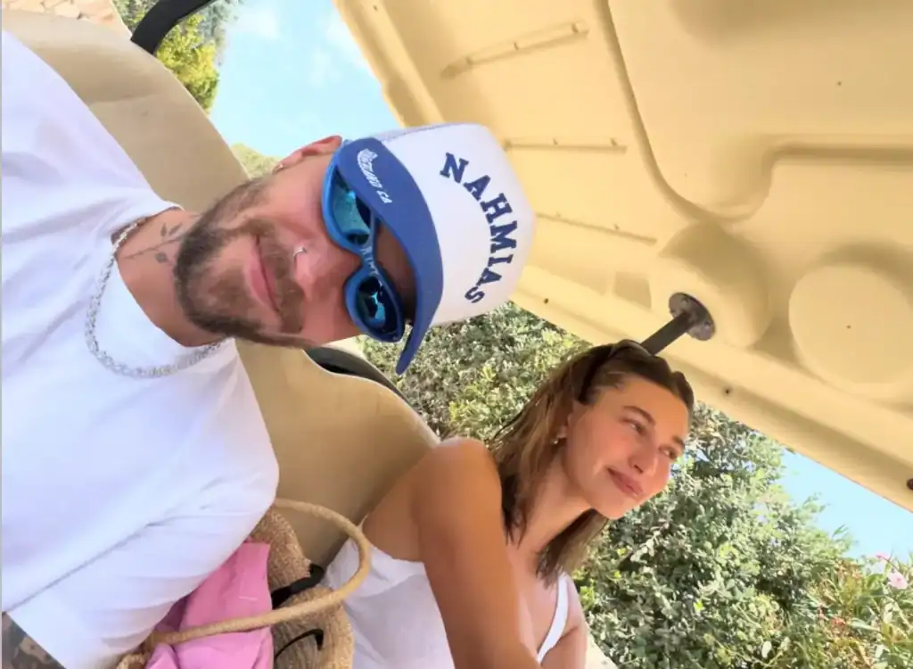 Justin, Hailey Bieber нар амралтын шинэ зургаараа салалтын яриаг намжаав 3 Justin, Hailey Bieber нар амралтын шинэ зургаараа салалтын яриаг намжаав