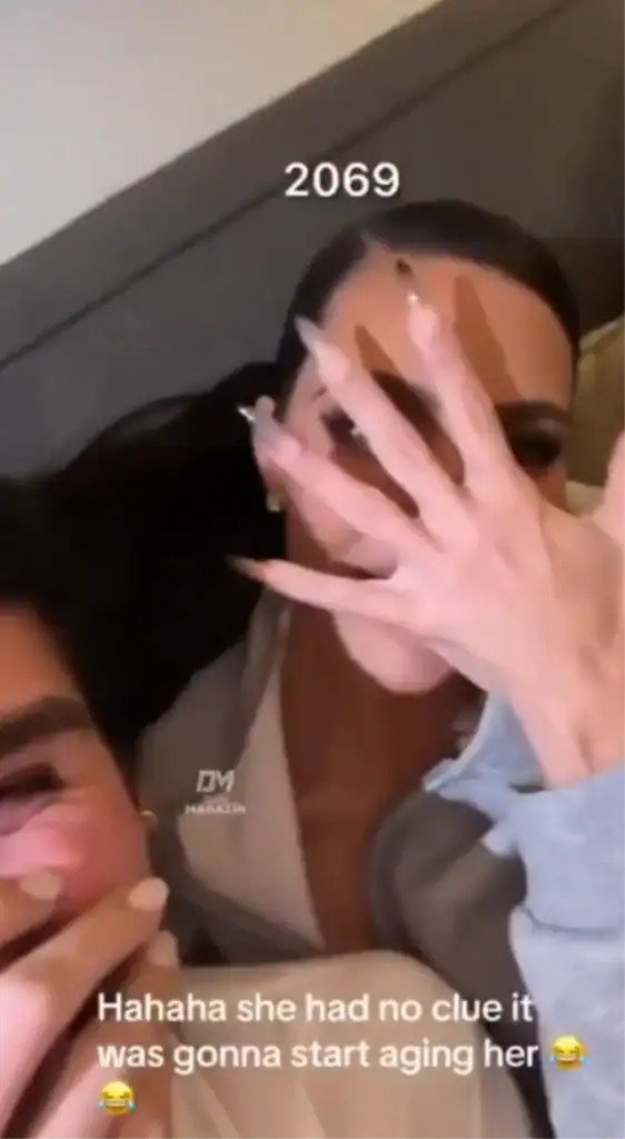 Kim Kardashian хөгшрүүлдэг шүүлтүүр хараад цочирдов: “Үгүй, үгүй!” 3 Kim Kardashian хөгшрүүлдэг шүүлтүүр хараад цочирдов: “Үгүй, үгүй!”