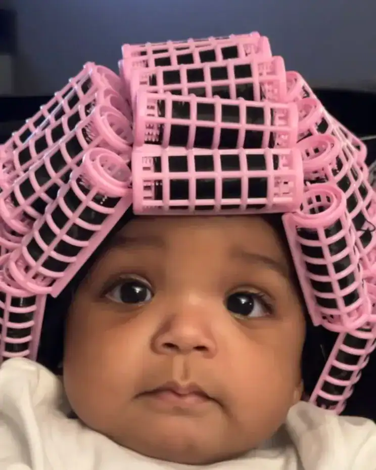 Rihanna охиныхоо ховор зургуудыг дэлгэлээ: “Надад охин төрүүлэхийг хэн зөвшөөрчихөв өө?” 149 Rihanna охиныхоо ховор зургуудыг дэлгэлээ: “Надад охин төрүүлэхийг хэн зөвшөөрчихөв өө?”