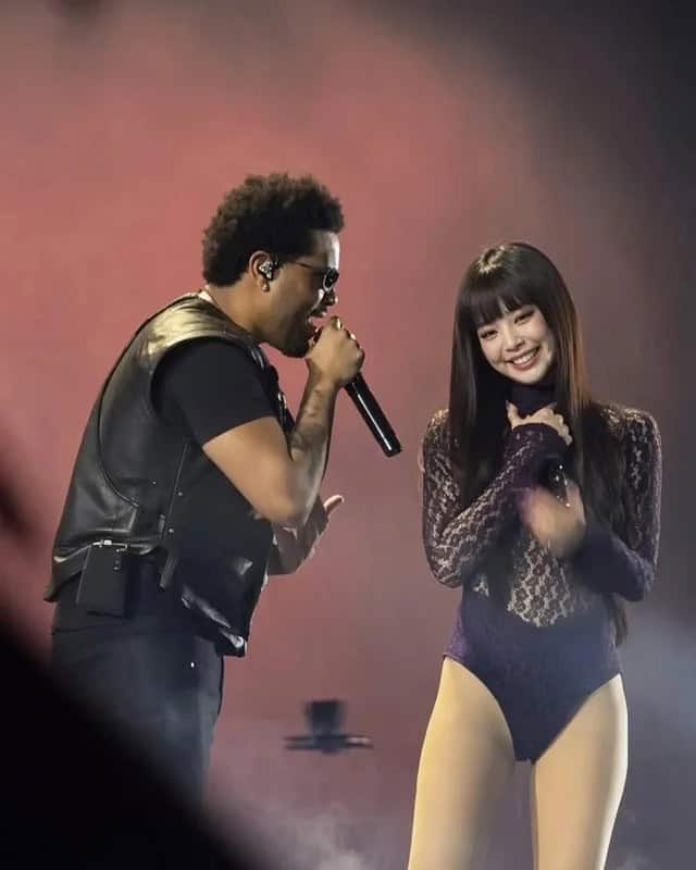 BLACKPINK-ийн Jennie тайзны үзүүлбэрийнхээ дараа шүүмжлэлд өртөв